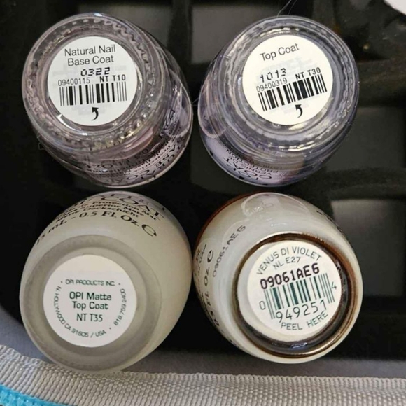 OPI Nail Lacquer with carrying cases - Picture 9 of 10